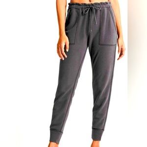 A&F Ruffle-Waist Joggers / Gray / Size S